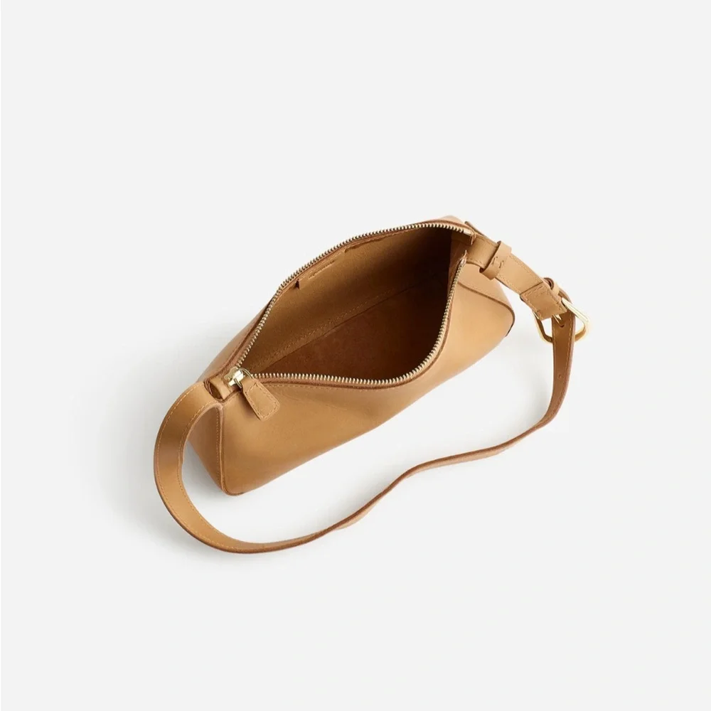 Madewell The Sculptural-Buckle Shoulder Bag in Amber Brown - Picture 2 of 7